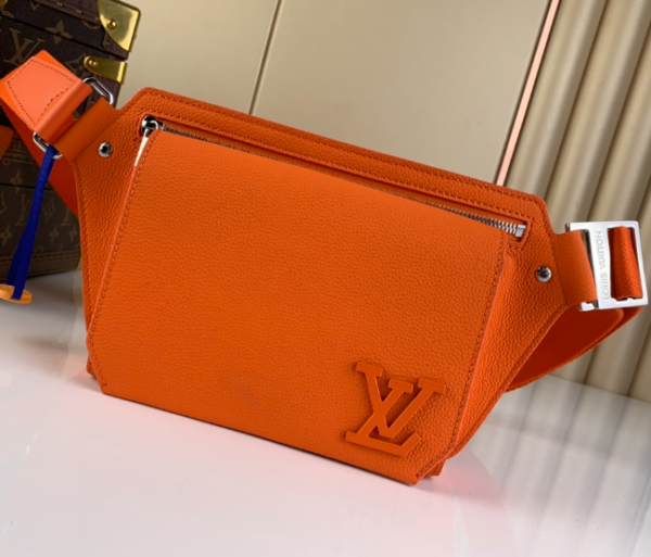 Louis Vuitton Aerogram Shoulder Bag - Orange