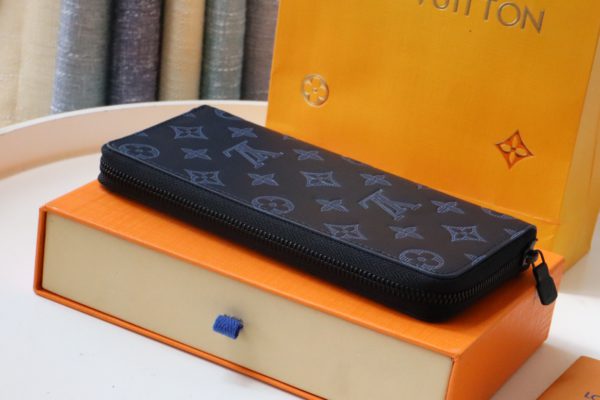 Louis Vuitton Zippy Zipper Vertical Wallet - Blue - Image 5