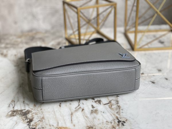 Louis Vuitton District Small Messenger Cross Pattern Bag - Gray - Image 3