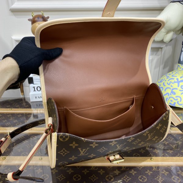 Louis Vuitton Middle-Aged Series Barrel Bag - Image 2