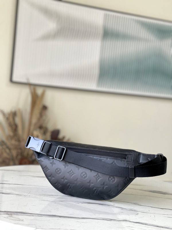 Louis Vuitton Discovery Waist Bag - Black - Image 3