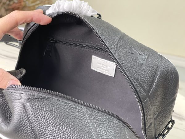 Louis Vuitton Cloakroom Dopp Kit Handbag - Image 3