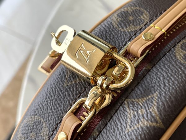 Louis Vuitton Boite Chapeau Soft Handbag - Image 2