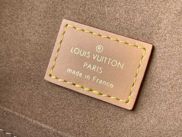 Louis Vuitton Boite Chapeau Soft Handbag - Image 3