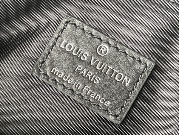 Louis Vuitton Black Crocodile Pattern Men's Bag - Image 4