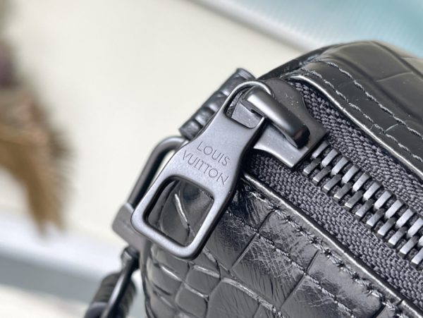 Louis Vuitton Black Crocodile Pattern Men's Bag - Image 5