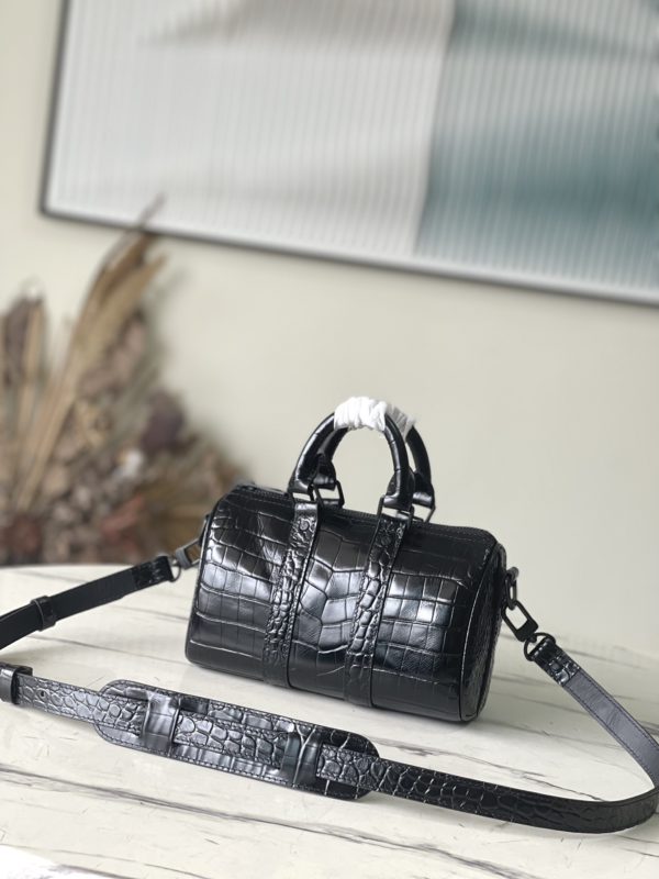 Louis Vuitton Black Crocodile Pattern Men's Bag - Image 7