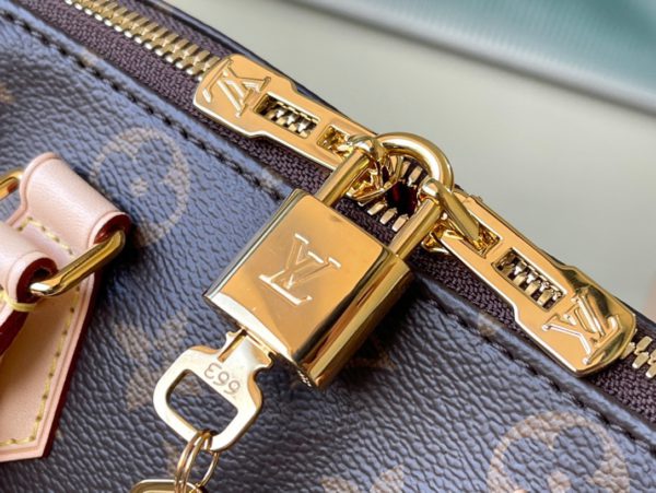 Louis Vuitton Counter Inspection Duty - Free Handbag - Image 9