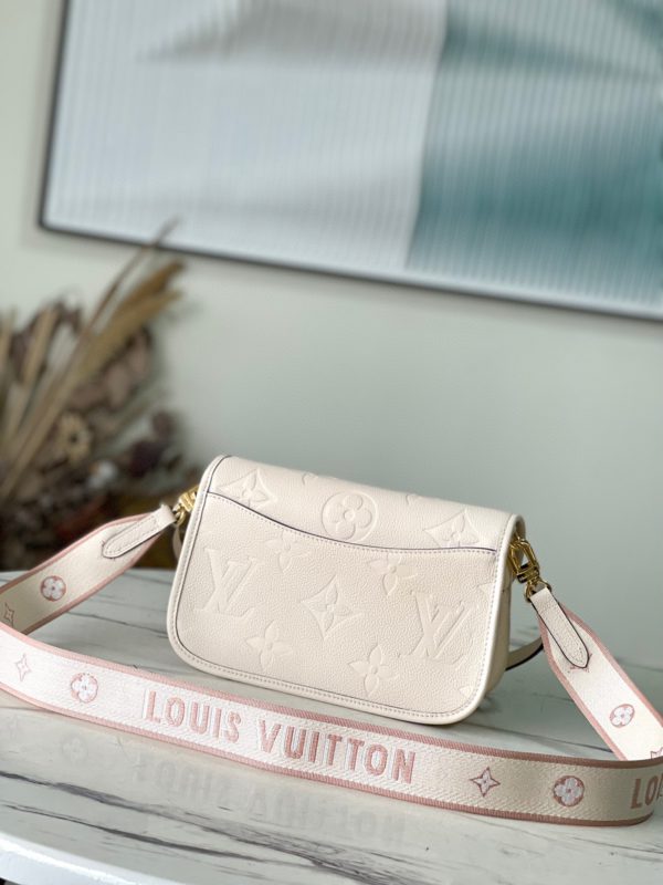 Louis Vuitton Diane Handbag - White - Image 3