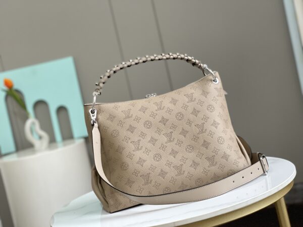 Louis Vuitton Beaubourg Hobo Medium Handbag - Cream - Image 5