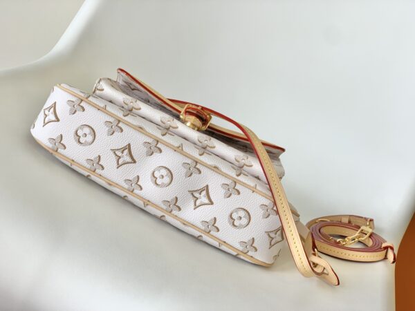 Louis Vuitton Buci Handbag - White - Image 5