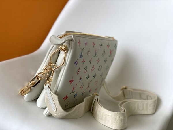 Louis Vuitton Coussin Small Handbag - White - Image 4