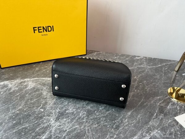 Fendi Iconic Peekaboo Handbag - Black - Image 3