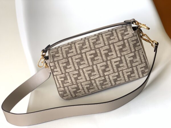 Fendi Baguette Handbag - Cream - Image 5