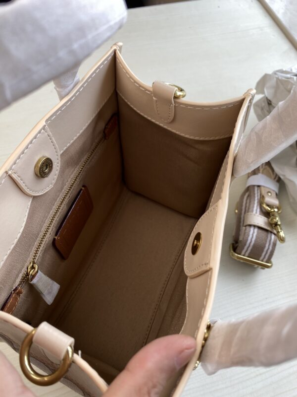 Coach Jacquard Field No. 22 Tote Bag - Cream - Image 2