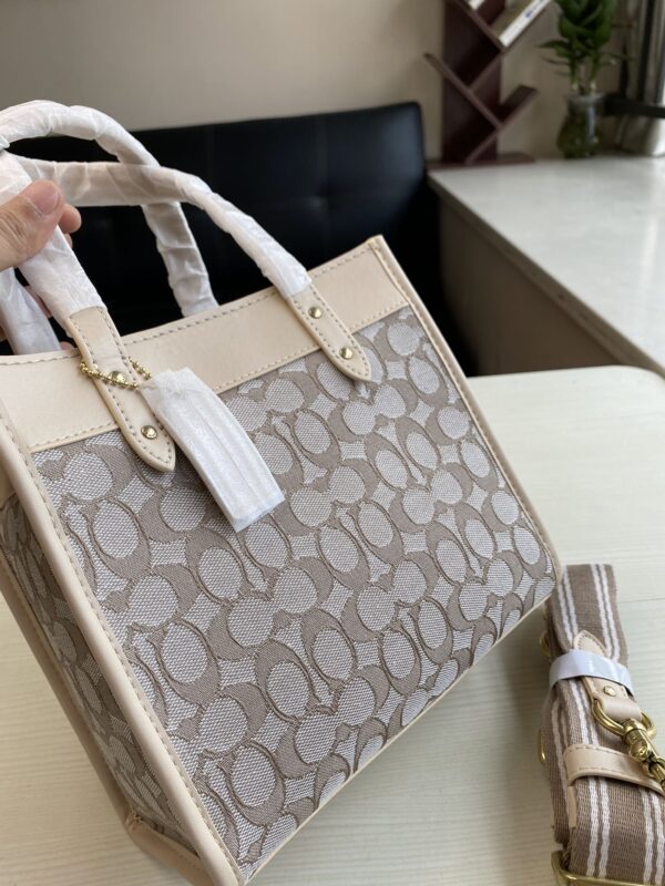 Coach Jacquard Field No. 22 Tote Bag - Cream - Image 3