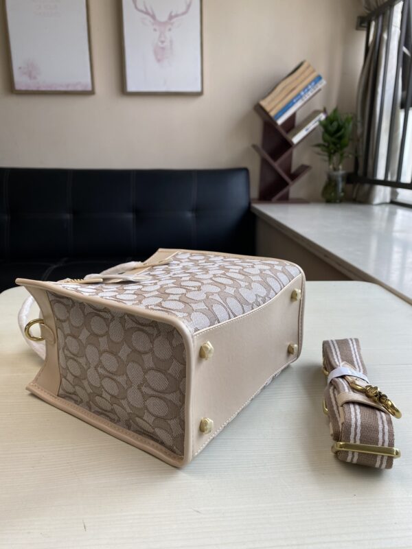 Coach Jacquard Field No. 22 Tote Bag - Cream - Image 4