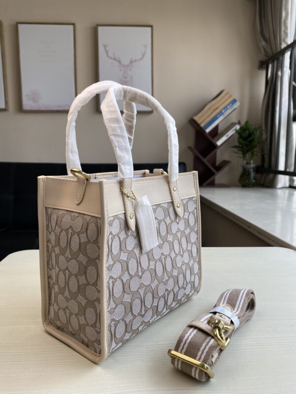 Coach Jacquard Field No. 22 Tote Bag - Cream - Image 5