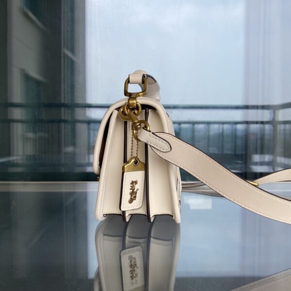 Coach Hero Large Shoulder Bag - Off White - Image 4