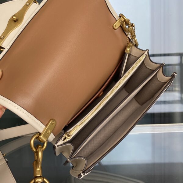 Coach Hero Large Shoulder Bag - Off White - Image 2