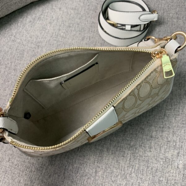 Coach Lonniebaguette Women's Handbag  - Cream - Image 2