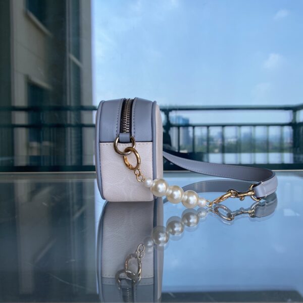 Coach Jme Classic Logo Shoulder Armpit Bag - White - Image 4
