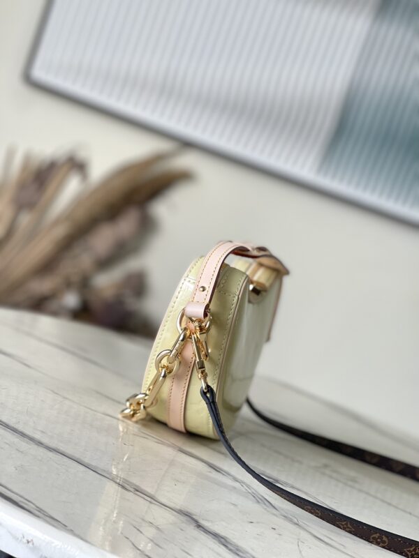 Louis Vuitton Croissant Small Handbag - Yellow - Image 2